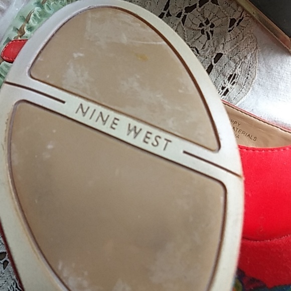 Shoes - Picture 4 of 7